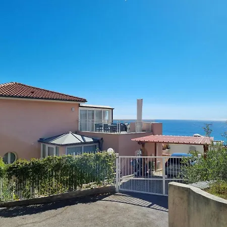 Dernier Etage D'une Maison Ubytování v soukromí