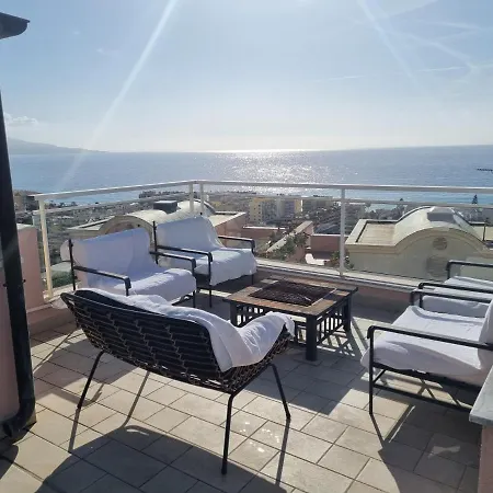 Ubytování v soukromí Dernier Etage D'une Maison Roquebrune-Cap-Martin