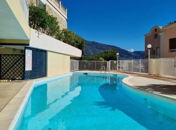 منزل للإقامة Dernier Etage D'une Maison روكوبرُن كاب مارتي